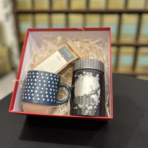 Kit Regalo  – Taza, Lata y Té (100gr)